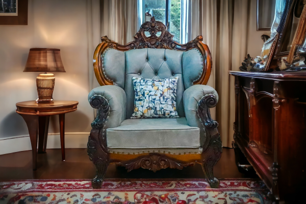Antique Sofa 7 seater - Image 3